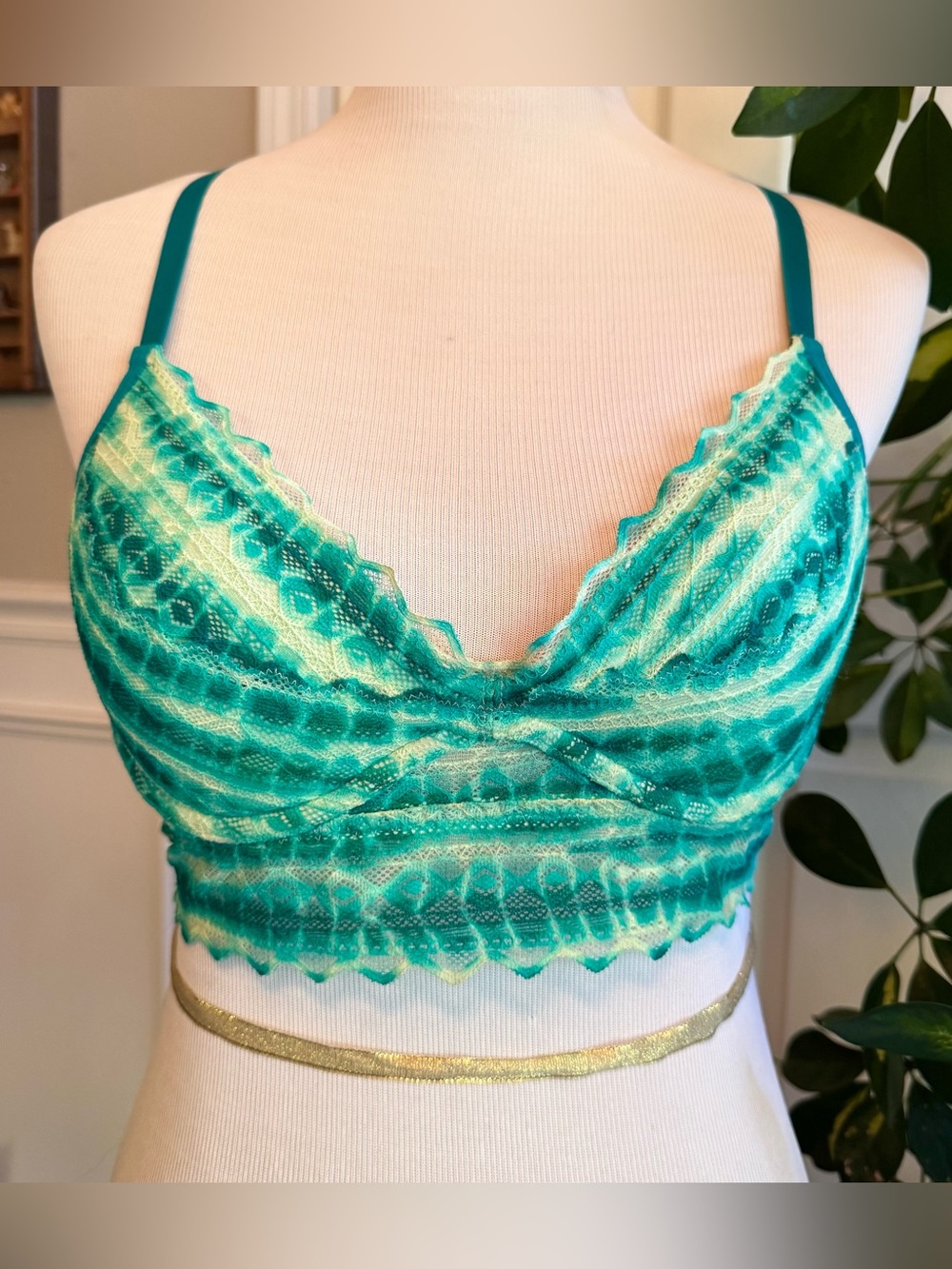 Victoria’s Secret PINK Geo Ruched Front Lace Bralette